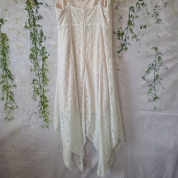 Speechless Women's Sleeveless Asymmetrical Lace Dress - Picture 4 of 6